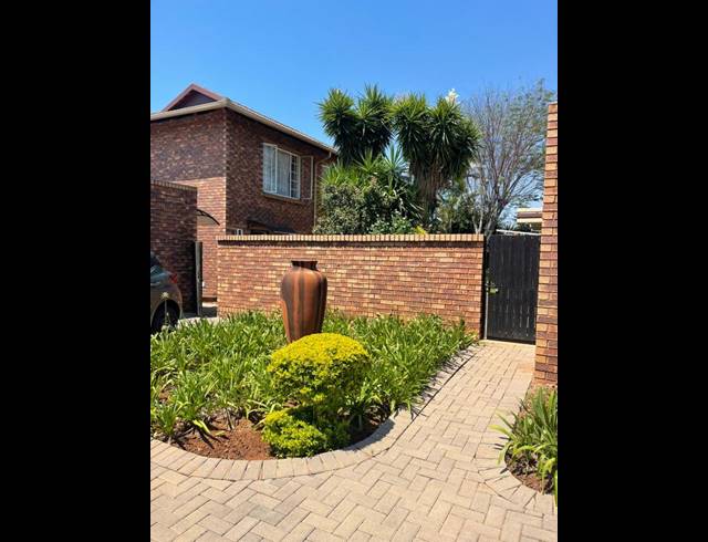 4 BEDROOM TOWNHOUSE FOR SALE IN MONTANA